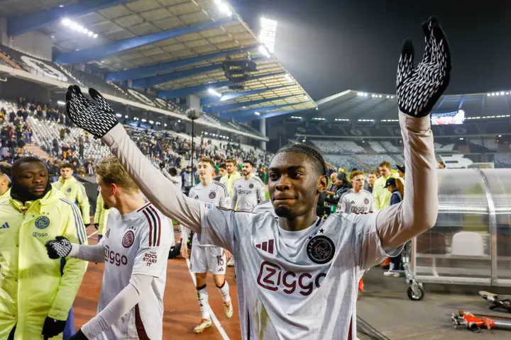 jorthy mokio union ajax 24 25