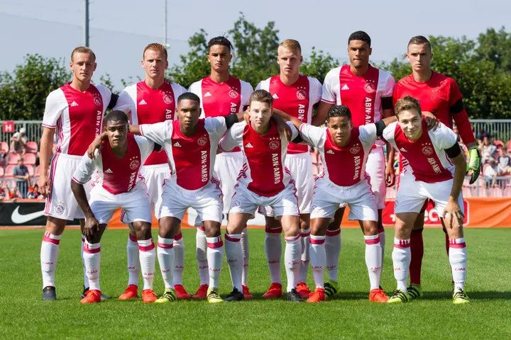 Boultam speelde met enkele bekende namen in de jeugd bij Ajax en genoot van de wedstrijden op de Future Cup. 'De hele sfeer eromheen gaf een speciaal gevoel.'