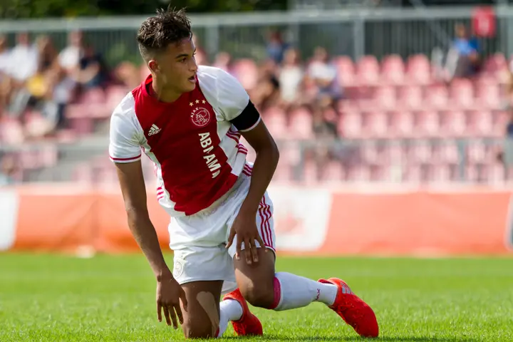 ‘Als je bij Ajax speelt, dan wordt het op een gegeven moment normaal. Maar het is gewoon niet normaal. Het is echt een privilege.’