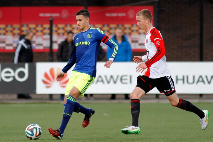 Boultam in actie als aanvoerder tegen Feyenoord B1. ‘Ik draaide in de B1 een heel goed jaar.'