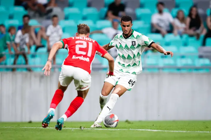 Boultam sluit af met een tip voor Ajax-talenten: 'Benut alle faciliteiten, de mensen die er werken en alle oud-profs om beter te worden.'