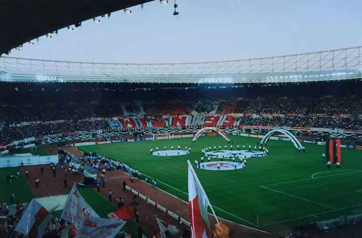 Benno Puttenstein was op 24 mei 1995 in het stadion. Hij maakte diverse foto's, waaronder deze van voor de aftrap.&nbsp;