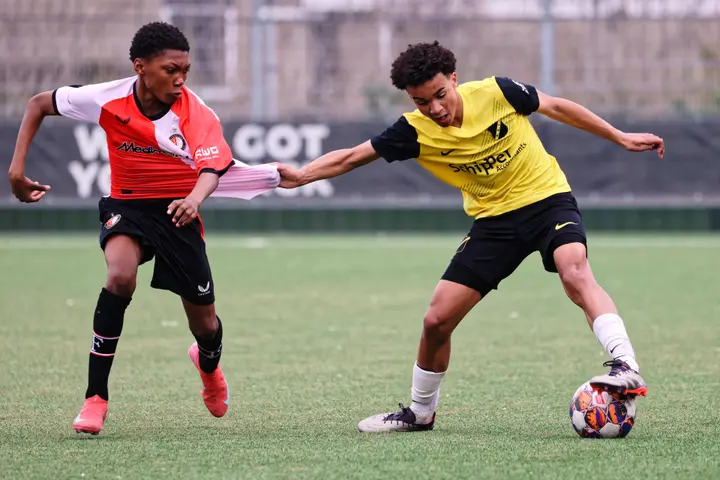 Van Toor liet zich niet alleen zien tijdens zijn stage bij Ajax, ook tijdens topwedstrijden leverde hij.&nbsp;