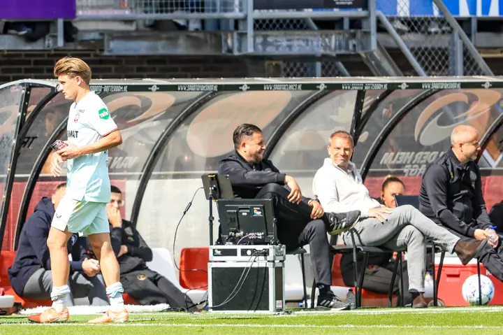 Sem Steijn scoort weer tegen zijn vader en FC Twente boekt belangrijke overwinning in strijd om plek vijf.