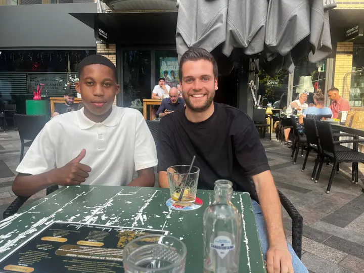 Levant vertelt bij het 'T Boemeltje in Almere vol trots over zijn overstap naar Ajax.