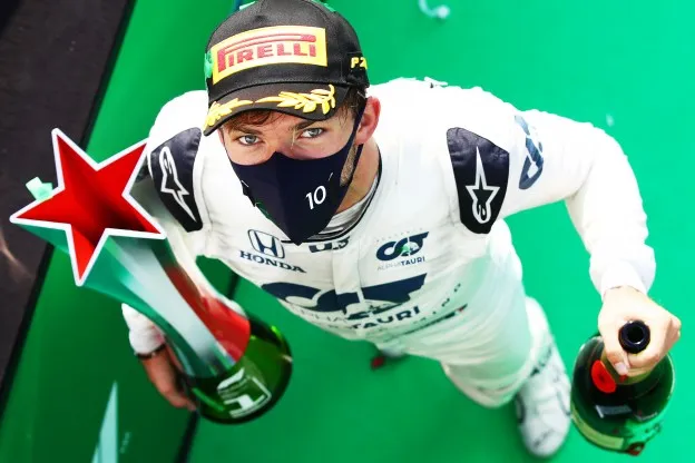 Gasly wint verrassend in Monza.