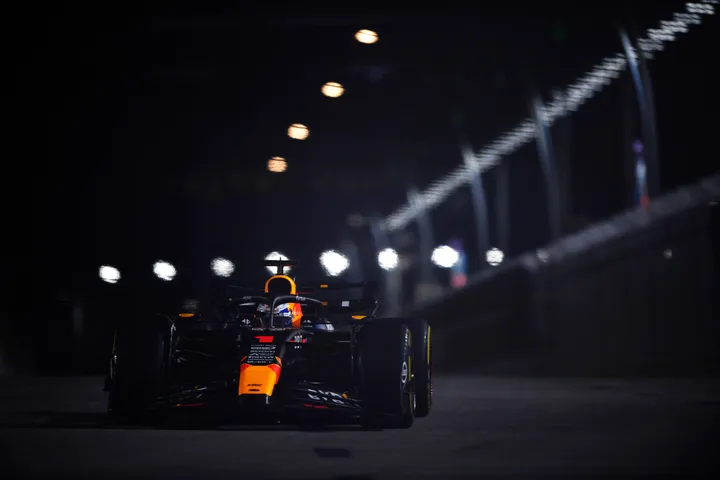 Verstappen kreeg het er op zaterdag niet makkelijker op. (Foto: Red Bull Content Pool/Getty Images)