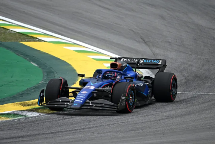 Alexander Albon tijdens de kwalificatie voor de Grand Prix van São Paulo 2023, Autódromo José Carlos Pace, Brazilië
