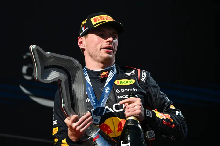 pirelli red bull racing max verstappen trofee gp emilia romagna imola 2025 zondag