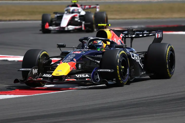 isack-hadjar-red-bull-racing-gp-groot-brittannie-2026-zaterdag