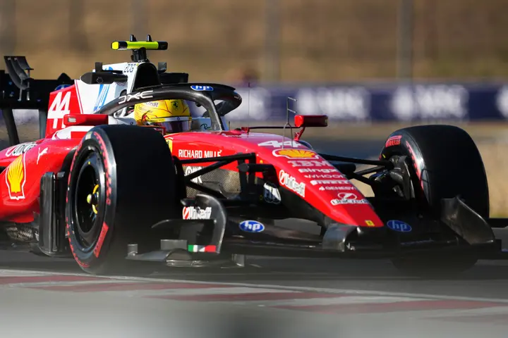 pirelli-lewis-hamilton-ferrari-gp-hongarije-2026-vrijdag