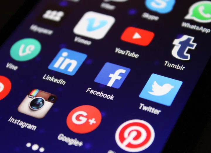 facebookf1613037002
