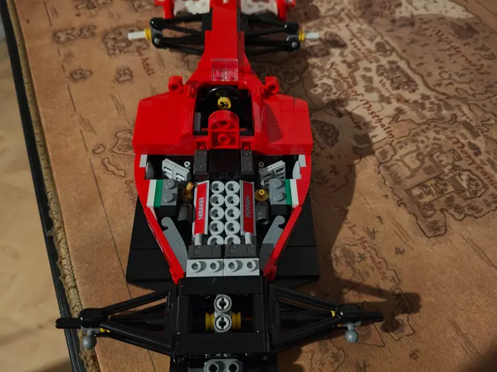 Ferrari F2004 LEGO Review Pic2