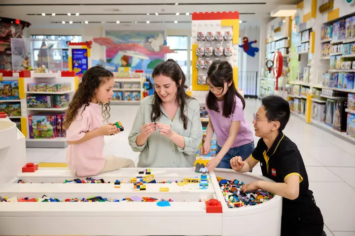 LEGO Store Make and take