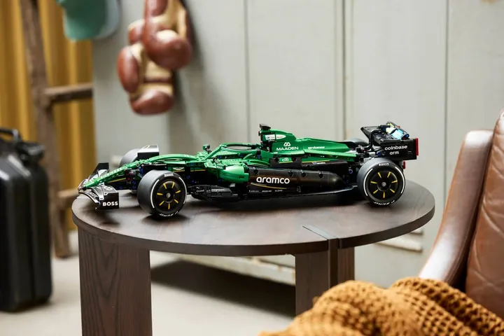LEGO Technic Aston Maritn F1 auto