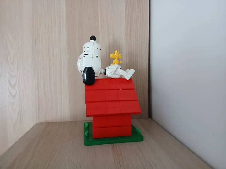 snoopy liggend