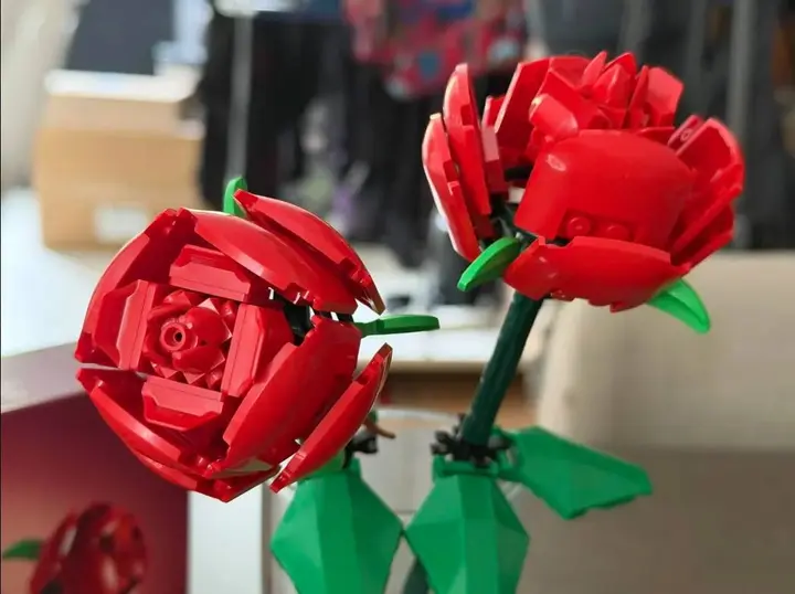 LEGO Roses2